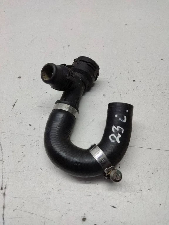Mootori jahutusvedeliku toru / voolik – BMW 5-seeria E60 E61 (2004-2010)