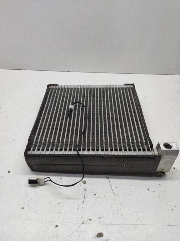 Kliimaseadme radiaator (salongis) – Nissan 370Z (2009-2020)