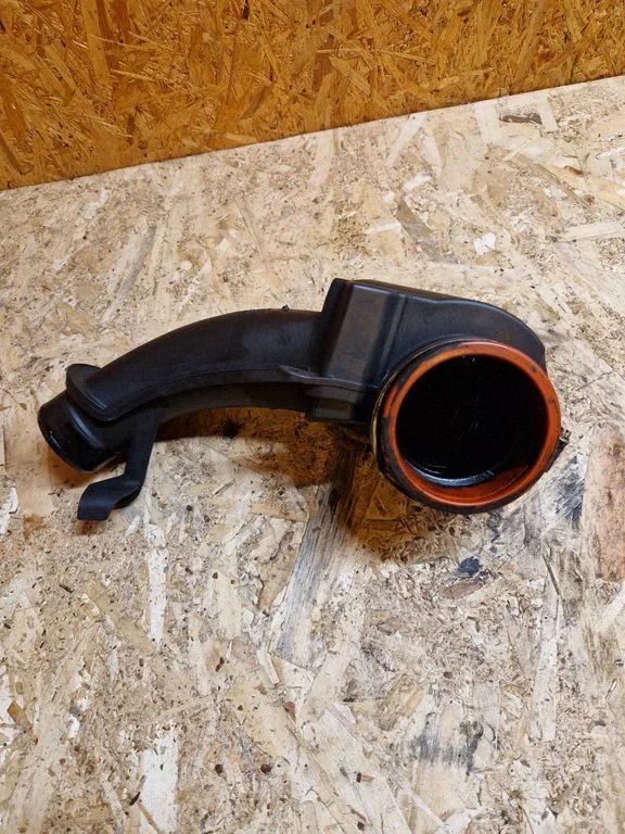 Intake resonator – Volvo XC60 (2009-2013)