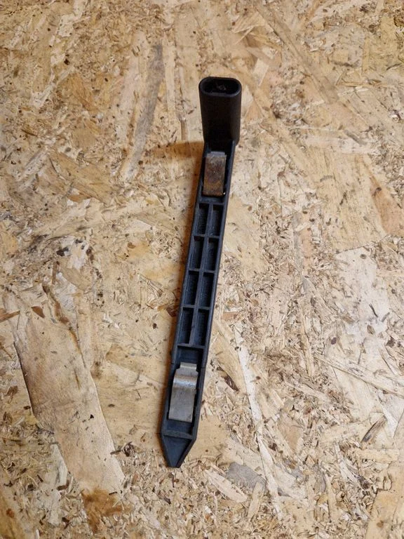 Esitule kinnitusklamber – Volvo XC60 (2009-2013)
