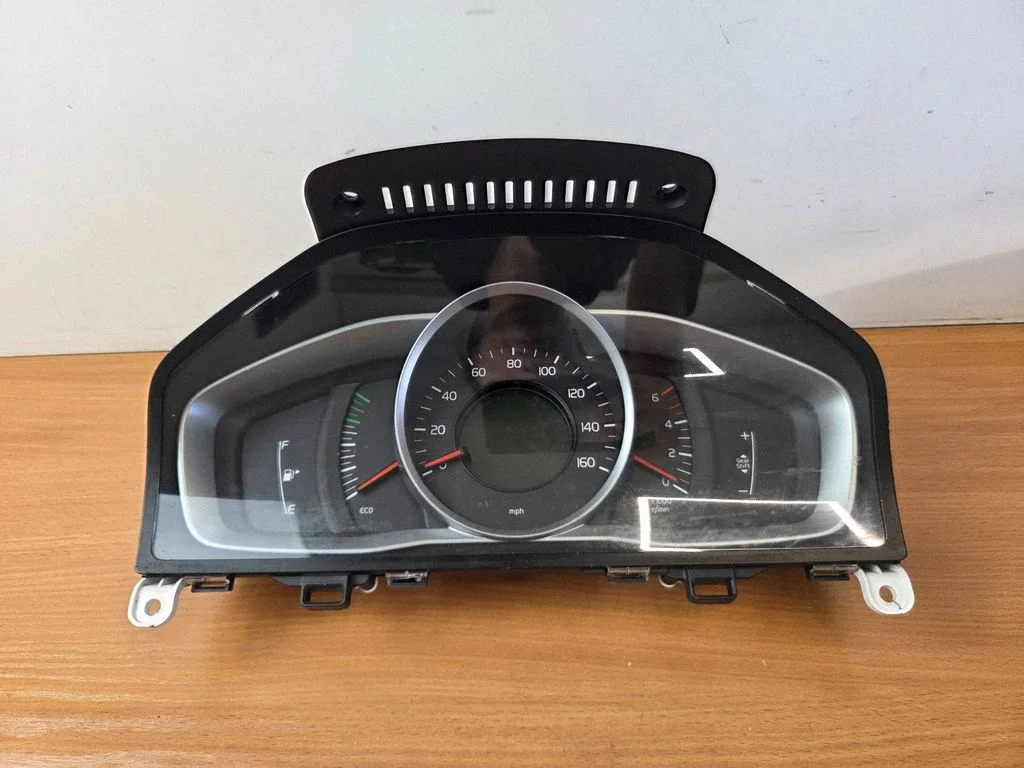 Speedometer (instrument cluster) 31453099 – Volvo V60 (2013-2018)