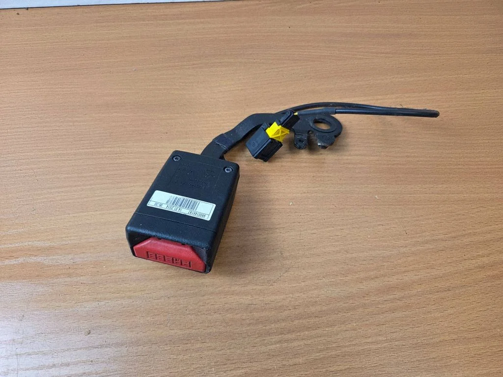 Rear seatbelt buckle – Citroen C4 II Picasso (2013-2018)