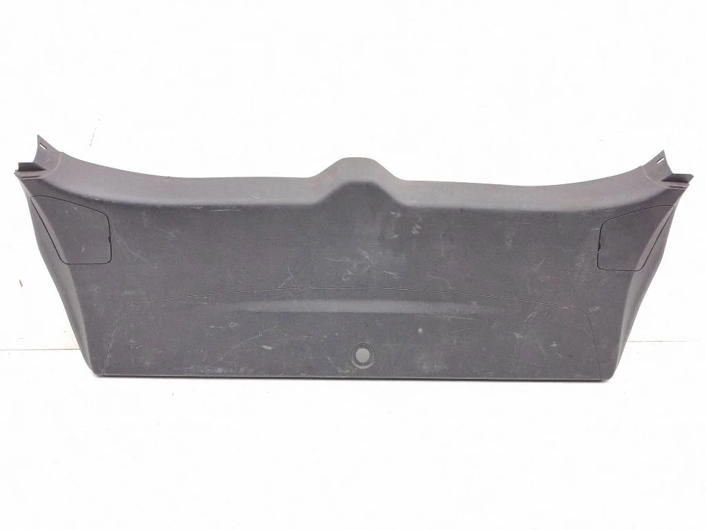 Tailgate/boot lid cover trim