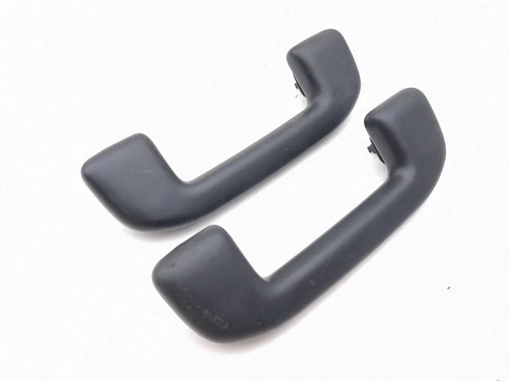A set of handles for the ceiling 74613B7040