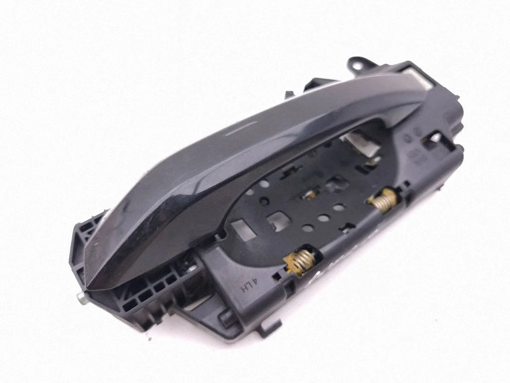 Esiukse välimine käepide 8W01837811A