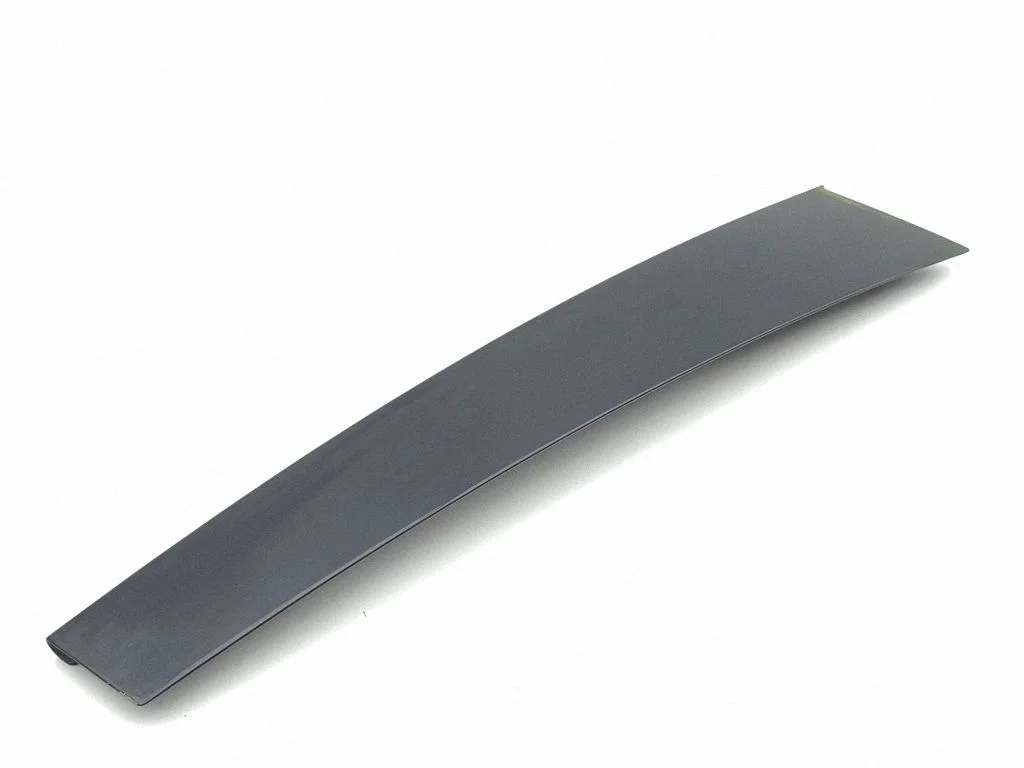 Front door glass trim molding – Volkswagen Phaeton (2002-2016)