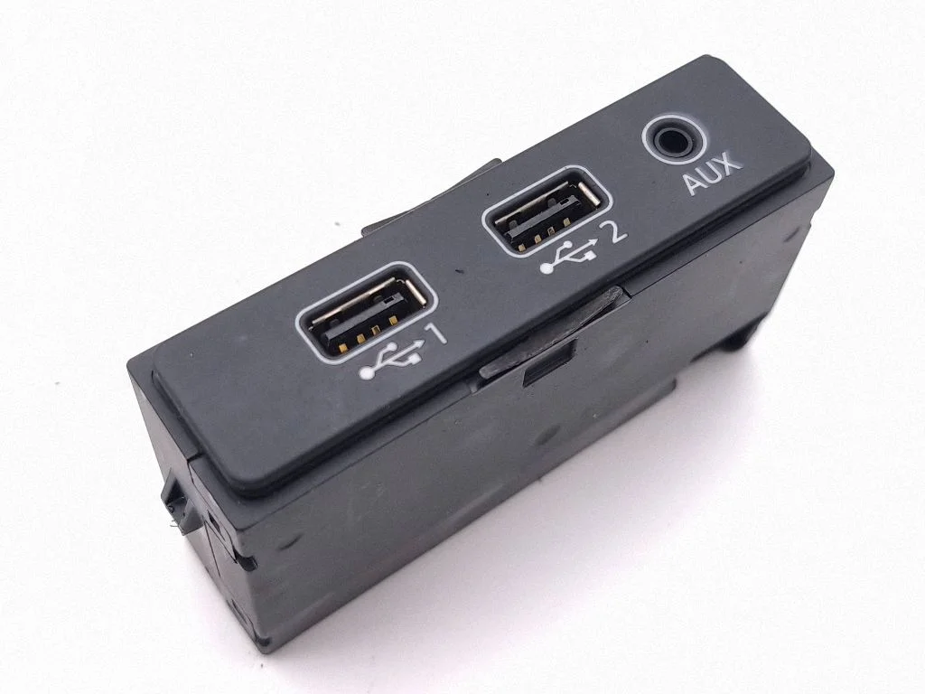 USB-pesa 8W0035736