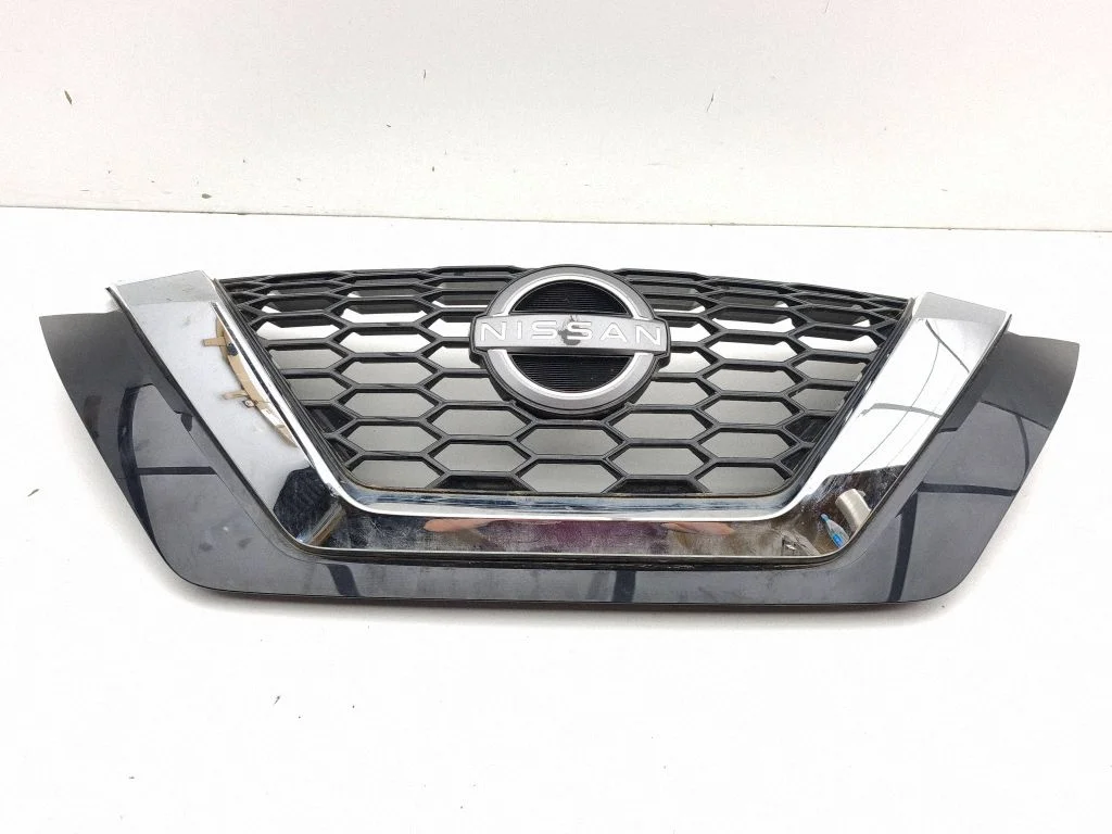 Front bumper upper radiator grill 623106PA0A