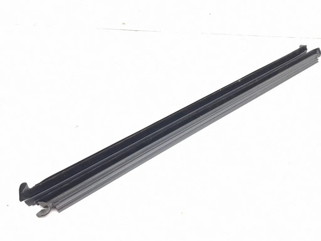 Rubber seal front door window/glass