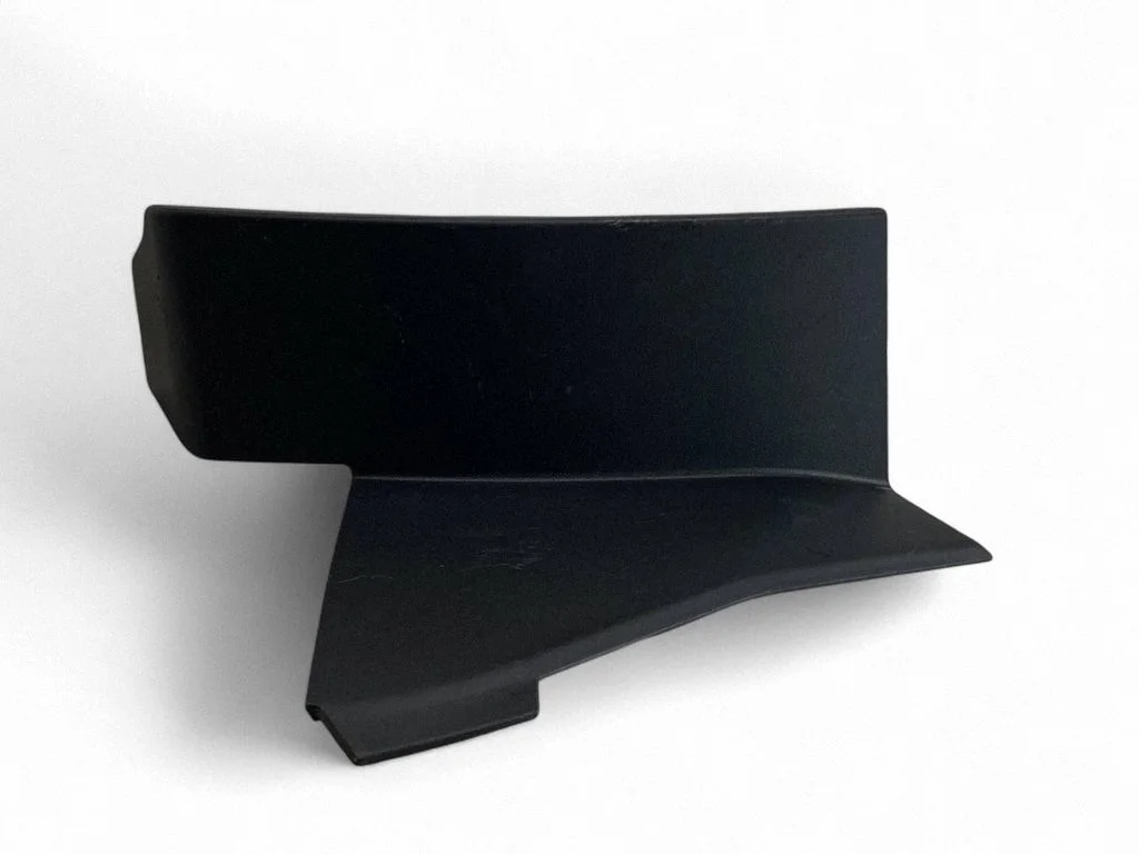 Rear/tail light trim molding – Lexus RX 450H (2016-)