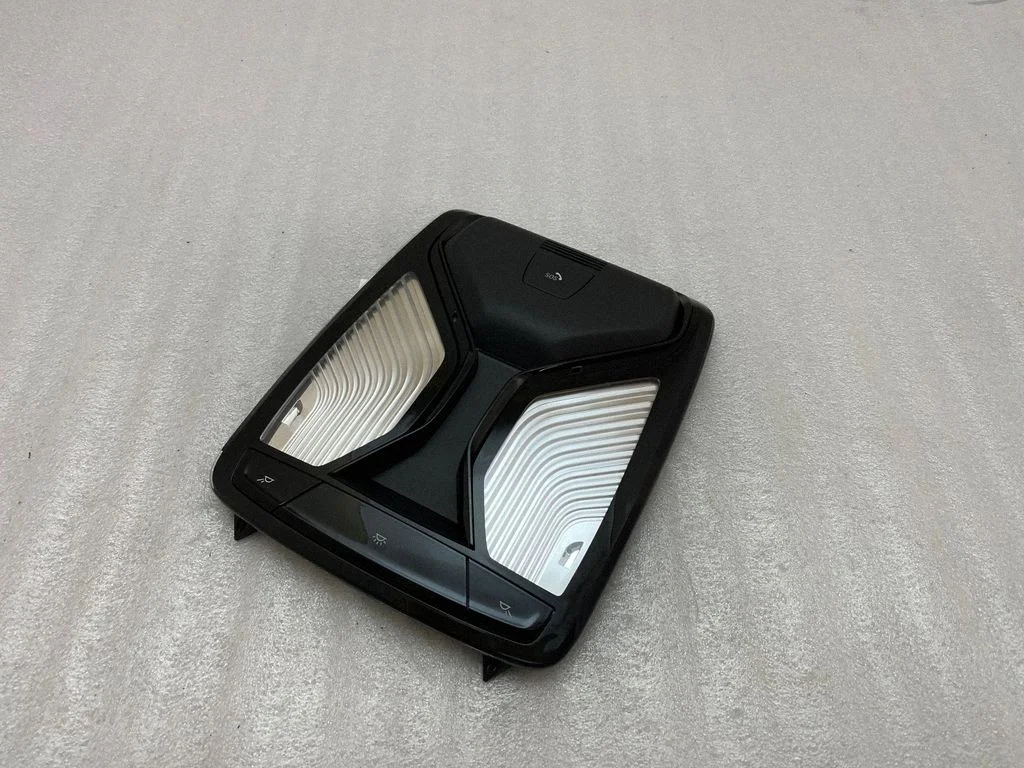 Esiistmete valgustustuli – BMW X4 G02 (2018-)