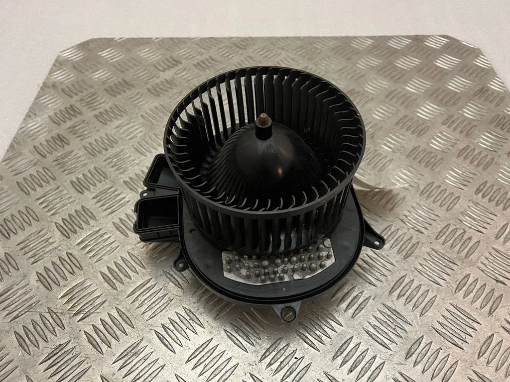 Krāsniņas ventilators/pūtējs – Mercedes-Benz ML klase W166 (2012-2017)