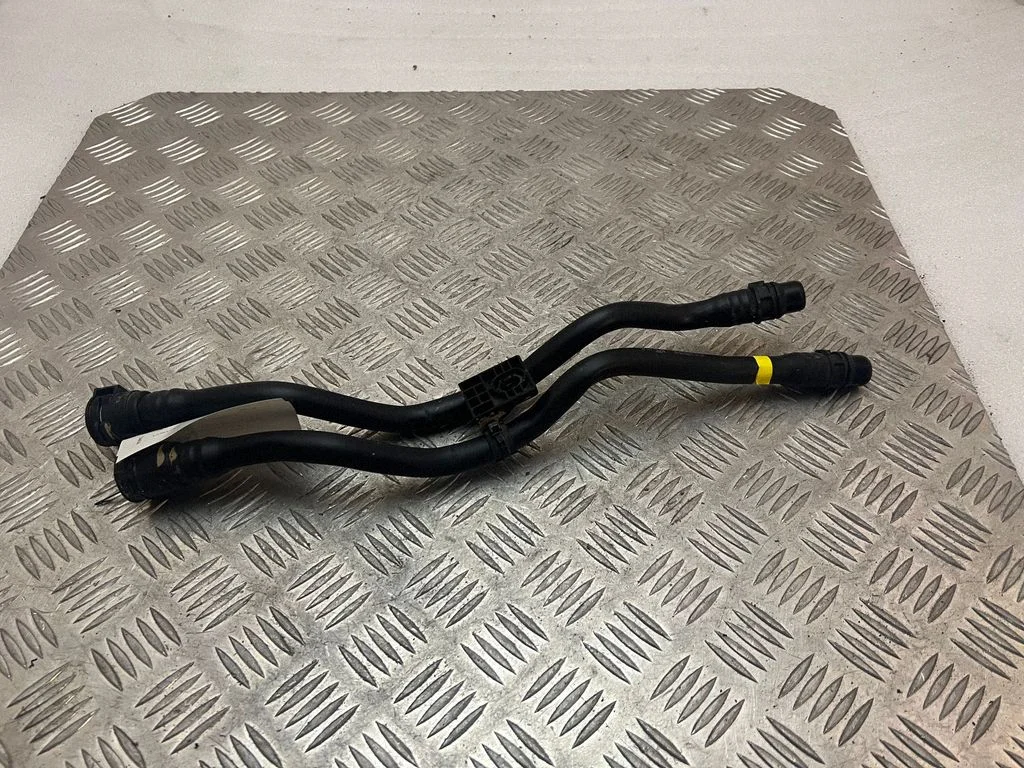 Engine coolant pipe/hose