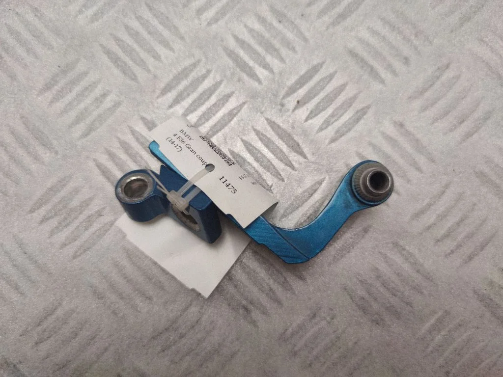 Aizmugurējā apakšējā eņģe 7246064