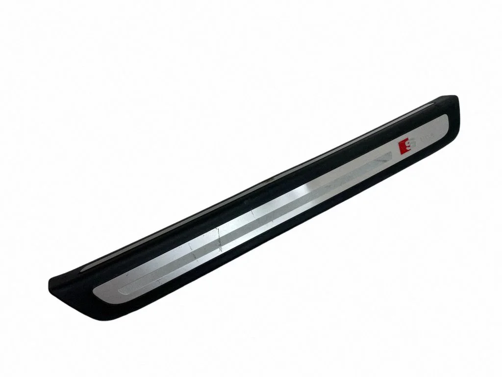 Priekšējā sliekšņa apdare (iekšējā) 8R0853373