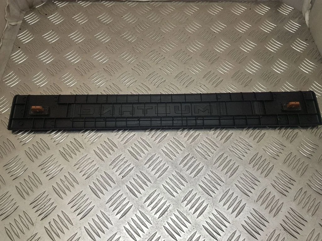 Front sill trim cover FR3B6313000AEW