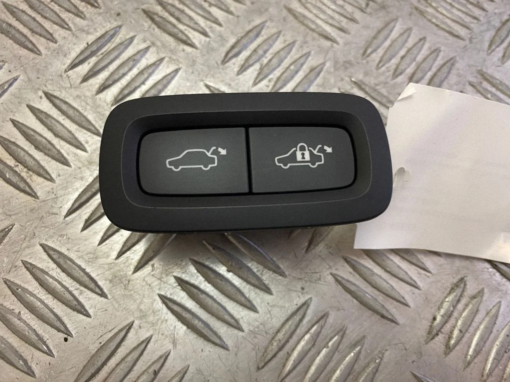 Tailgate/boot open switch button – Volvo XC90 (2014-)