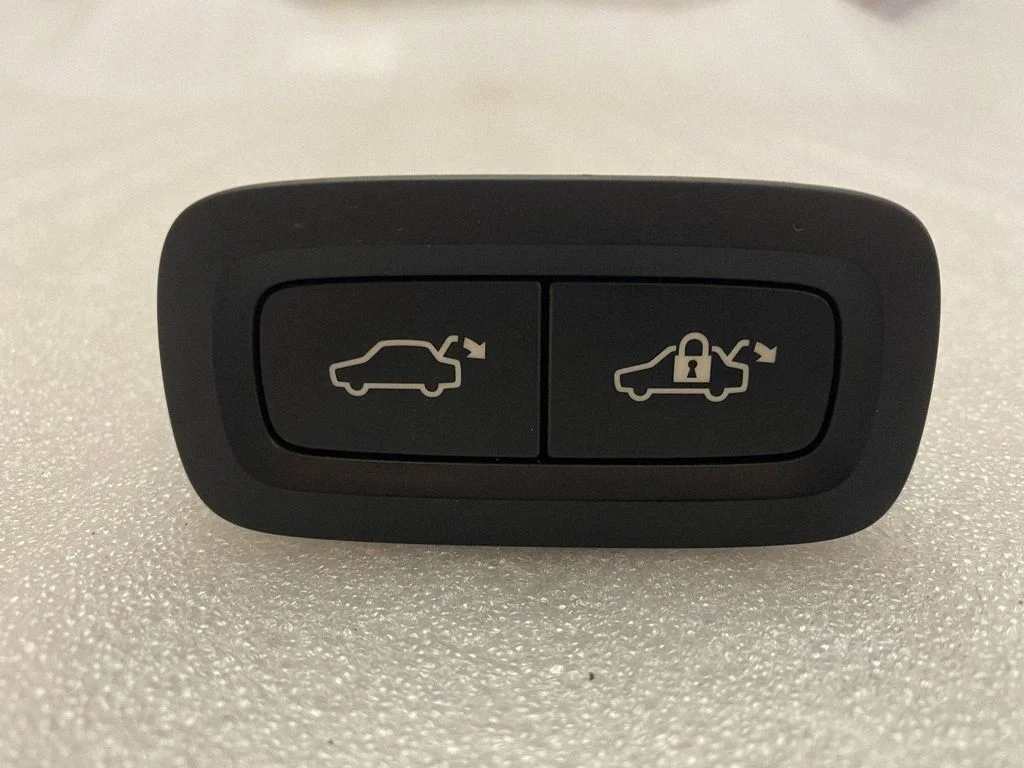 Tailgate/boot open switch button – Volvo XC60 (2017-)