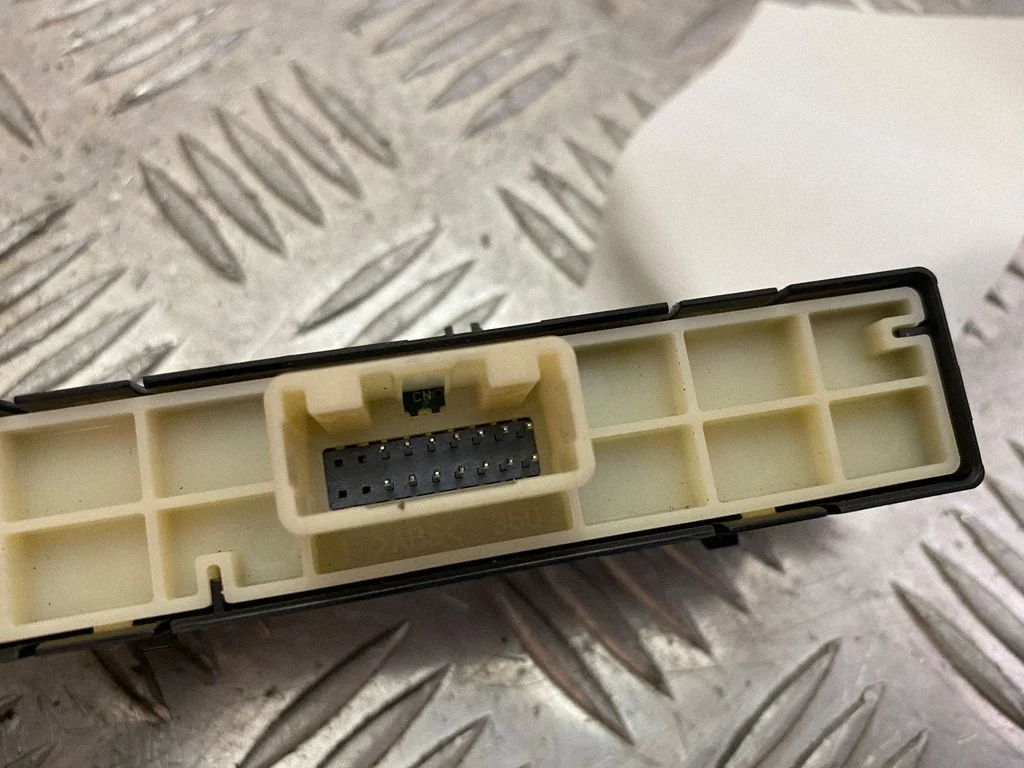 Other switches/knobs/shifts 75P356