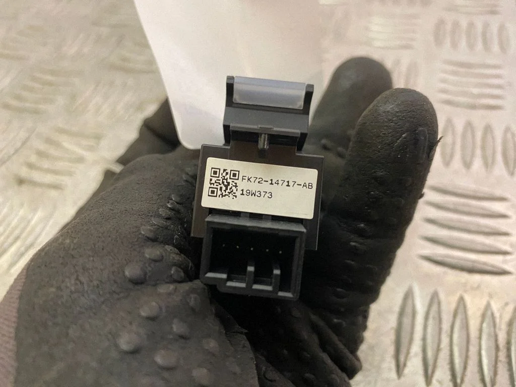 Elektriaknate lüliti FK7214717AB