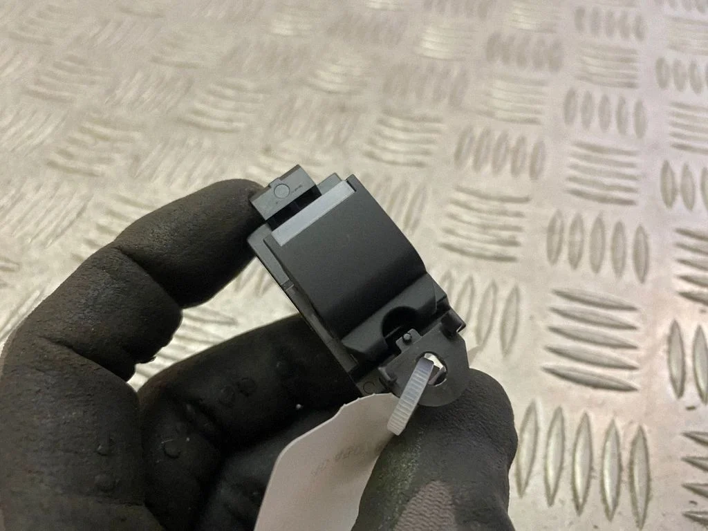 Elektriaknate lüliti FK7214717AB
