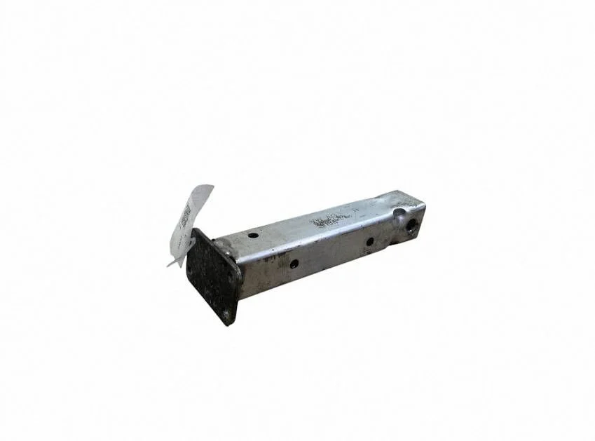 Radiatoru paneļa kronšteins 4M0802038C
