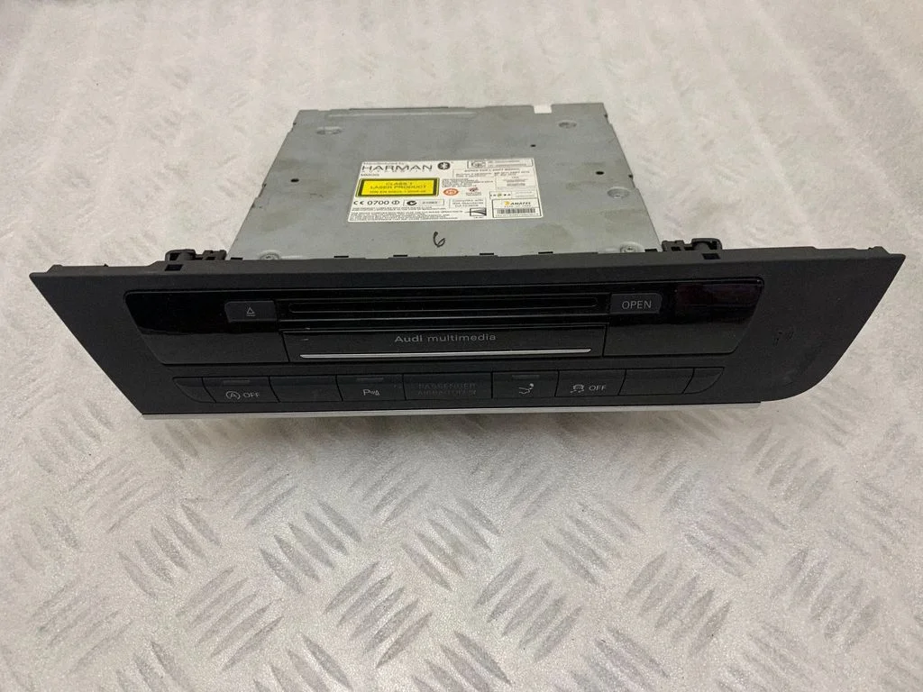 Radio/CD/DVD/GPS head unit 4G0035670E
