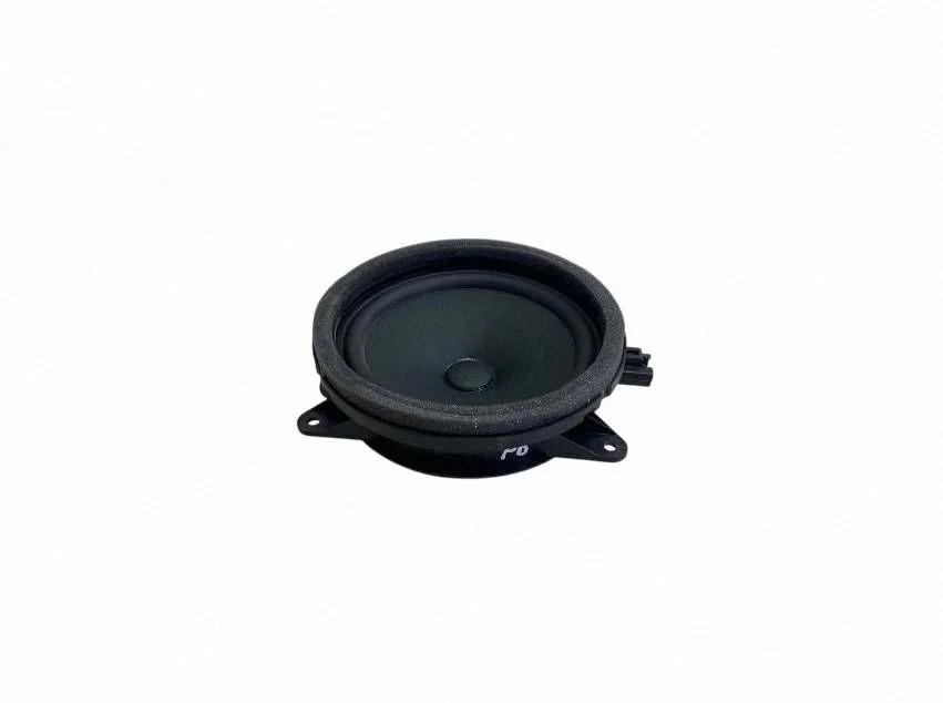 Skaļrunis (-ņi) priekšējās durvīs 31350425