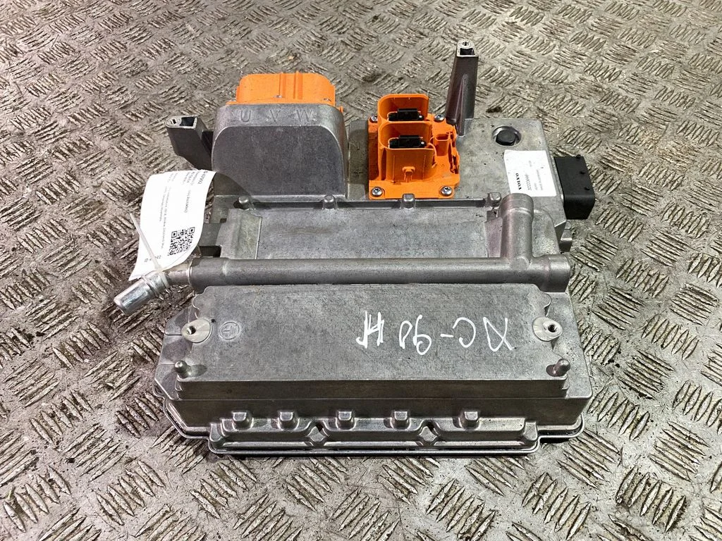 Voltage converter inverter 32223646