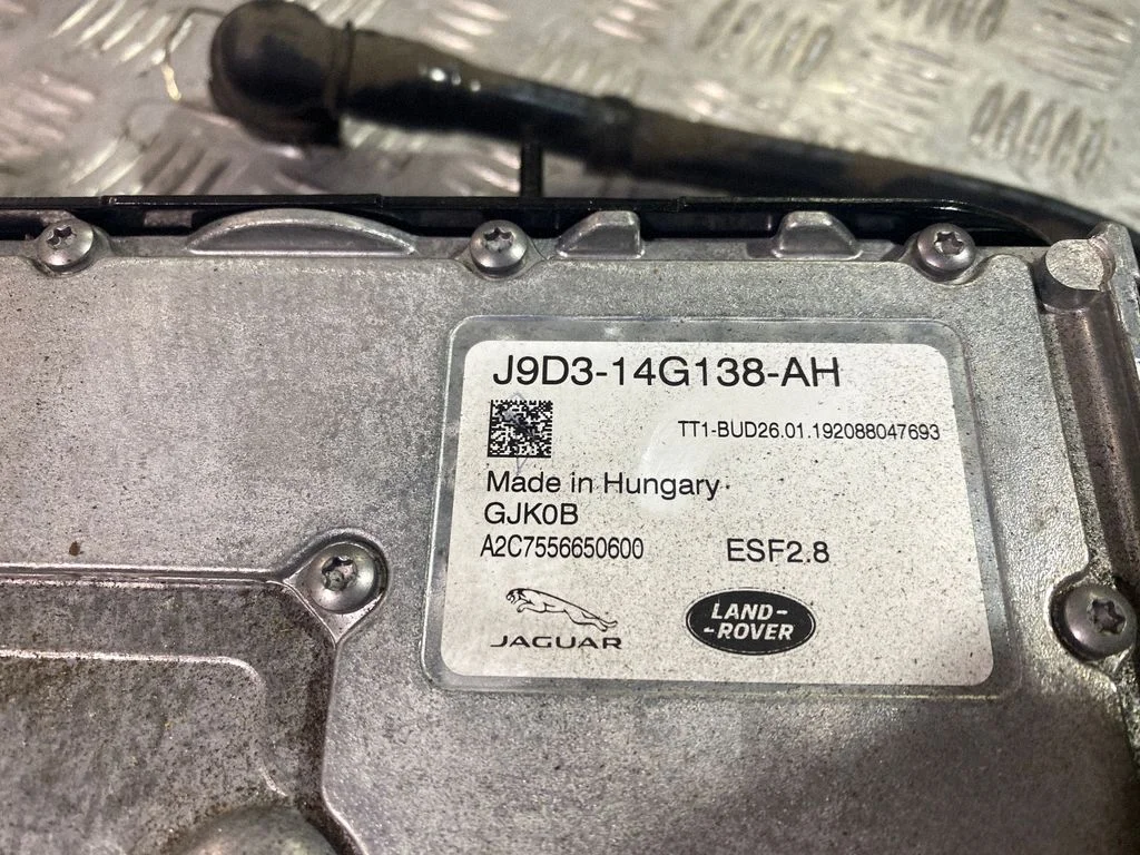 Voltage converter inverter J9D314G138AH