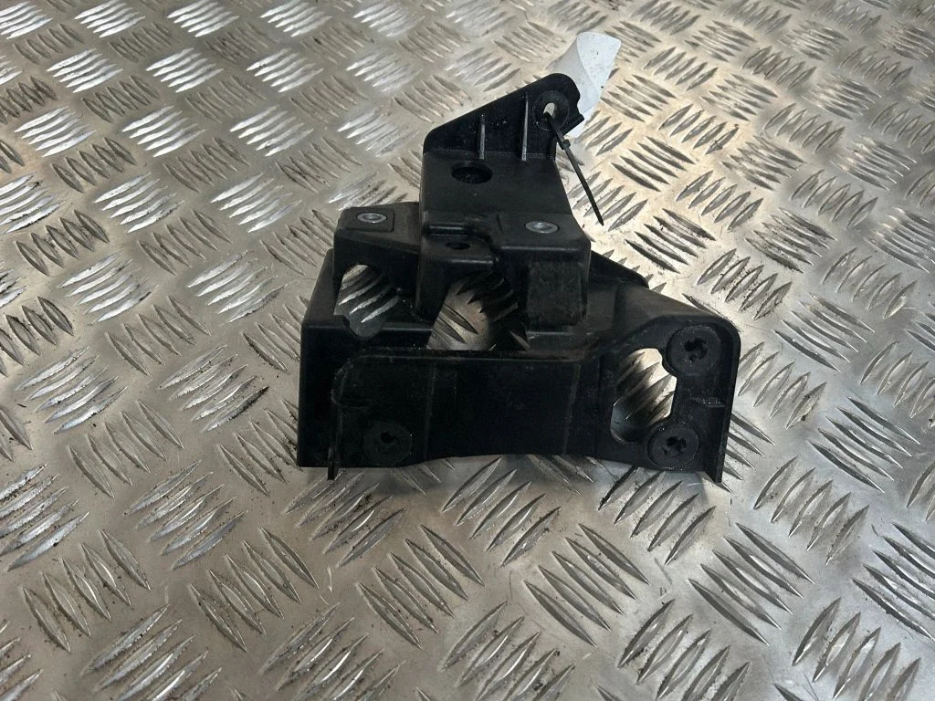 Distronic sensor bracket – Tesla Model S (2012-)