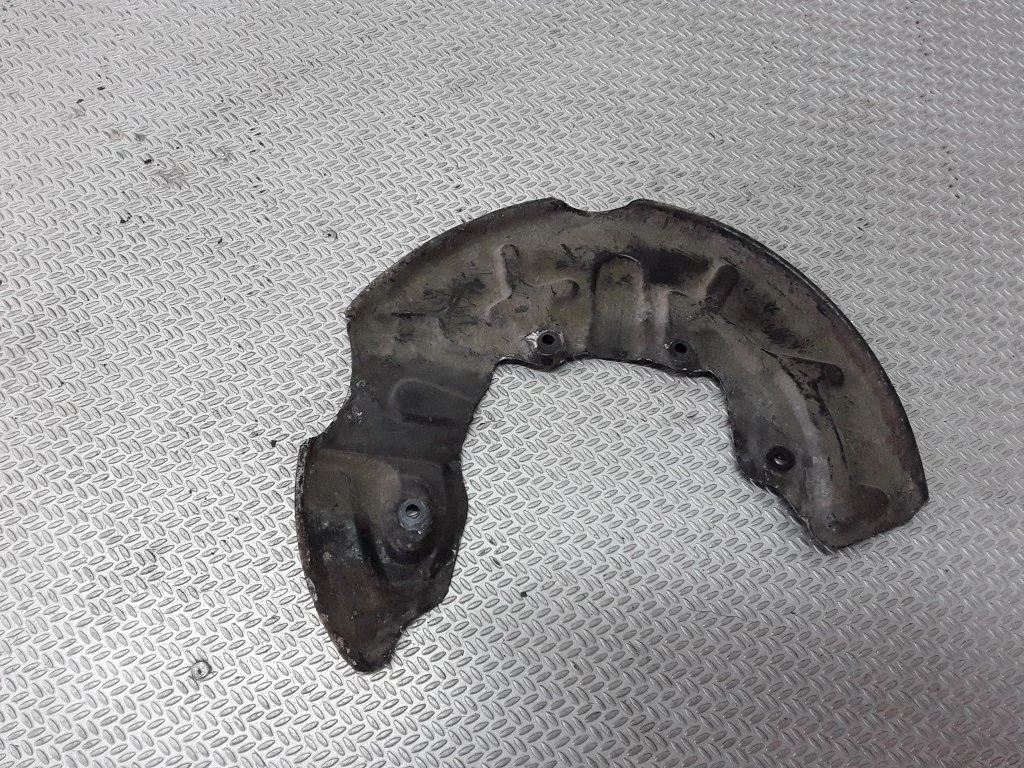 Front brake disc dust cover plate – right