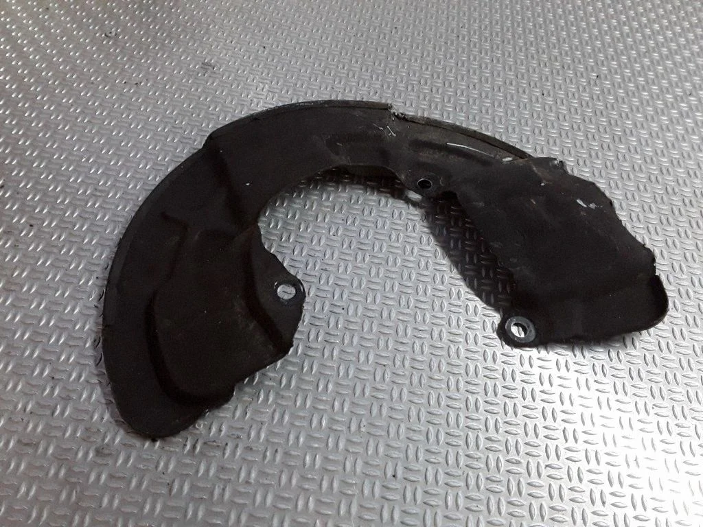 Front brake disc dust cover plate P30639996