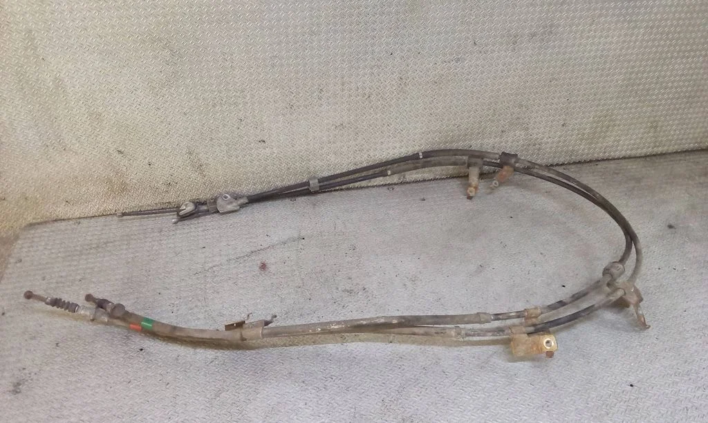 Handbrake/parking brake wiring cable