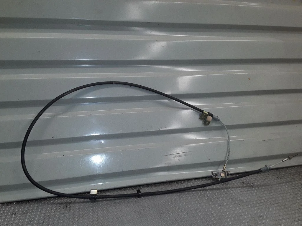 Handbrake/parking brake wiring cable