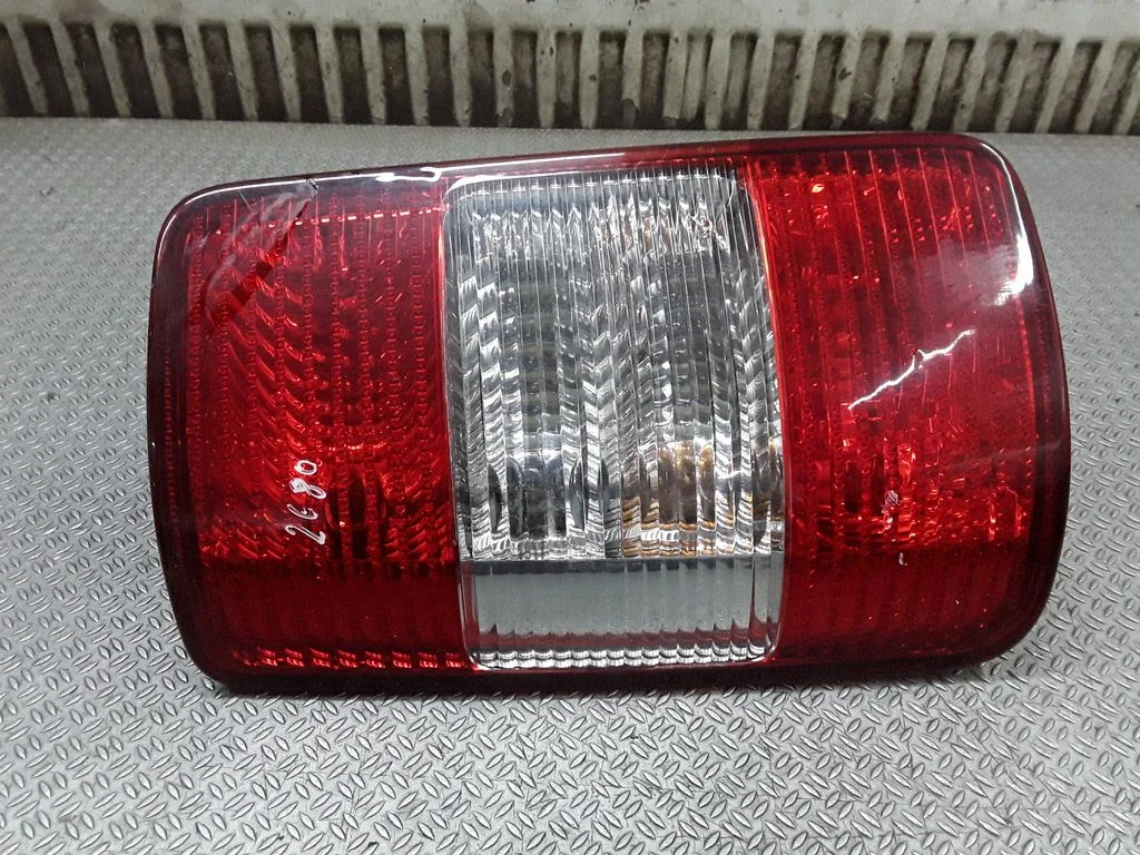 Rear/tail lights – left
