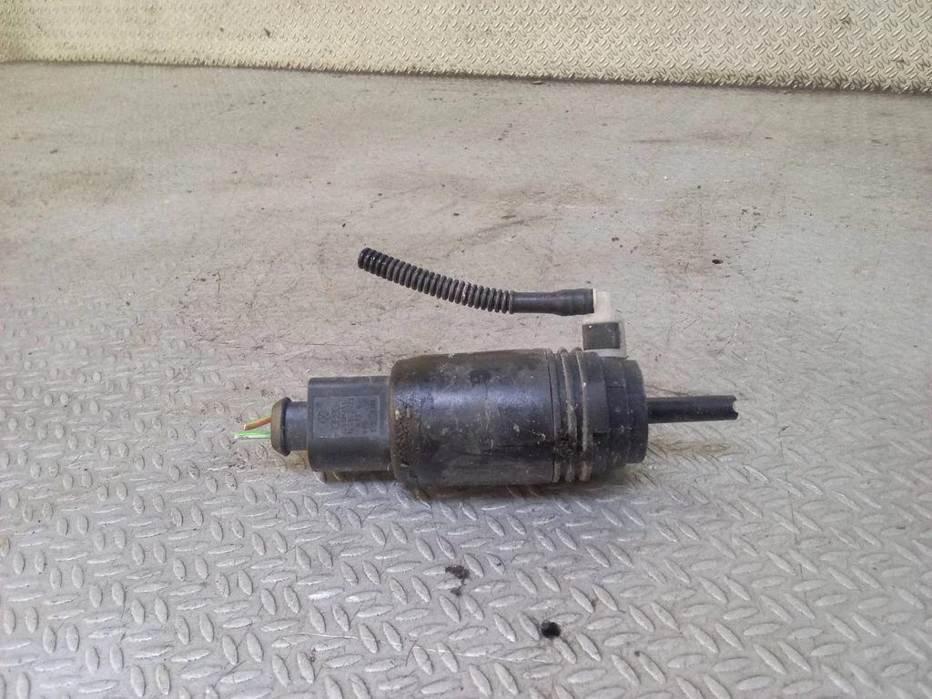 Klaasipesuvedeliku pump (klaaside) 1K5955651
