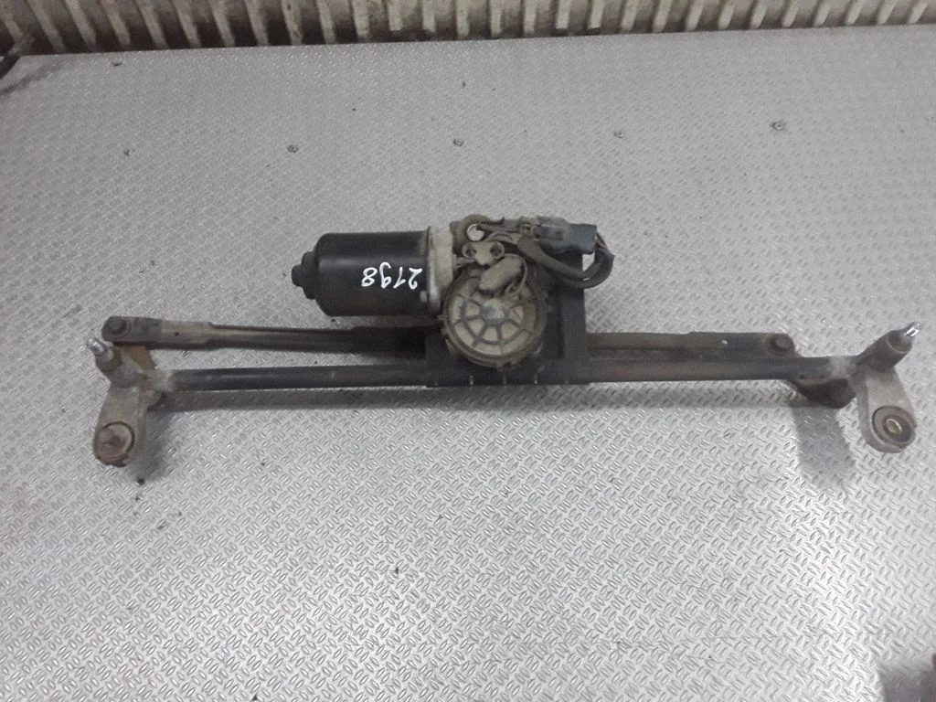 Front wiper linkage