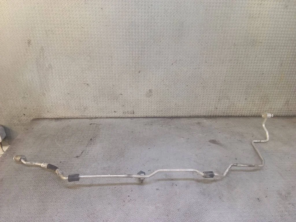 Air conditioning (A/C) pipe/hose – BMW 7 Series F01 F02 F03 F04 (2008-2016)