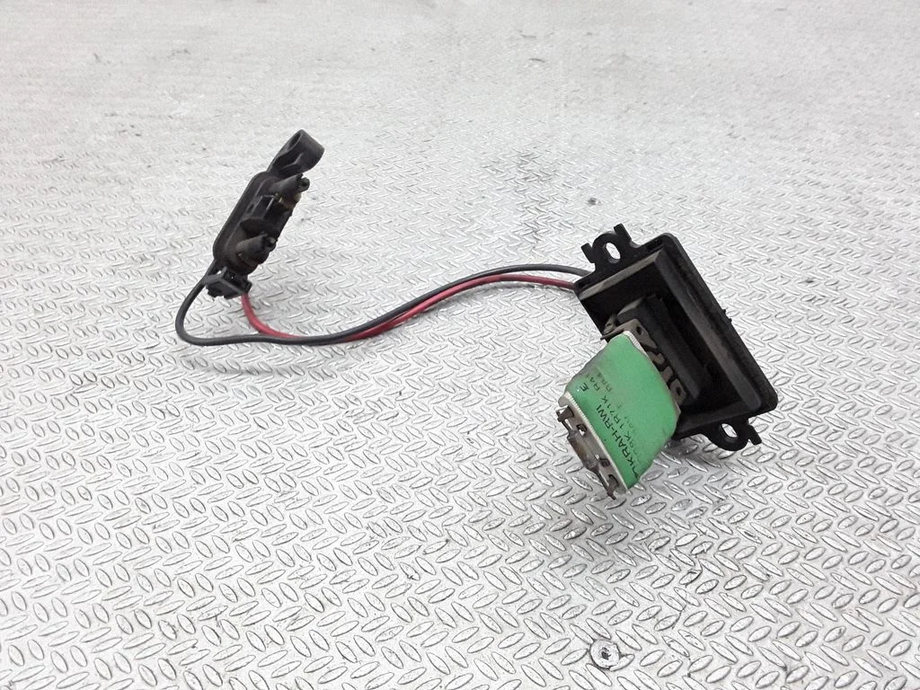 Krāsniņas ventilatora rezistors (reostats) 3R68K1R71K