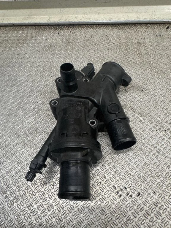 Thermostat/thermostat housing – Peugeot 3008 I (2008-2015)