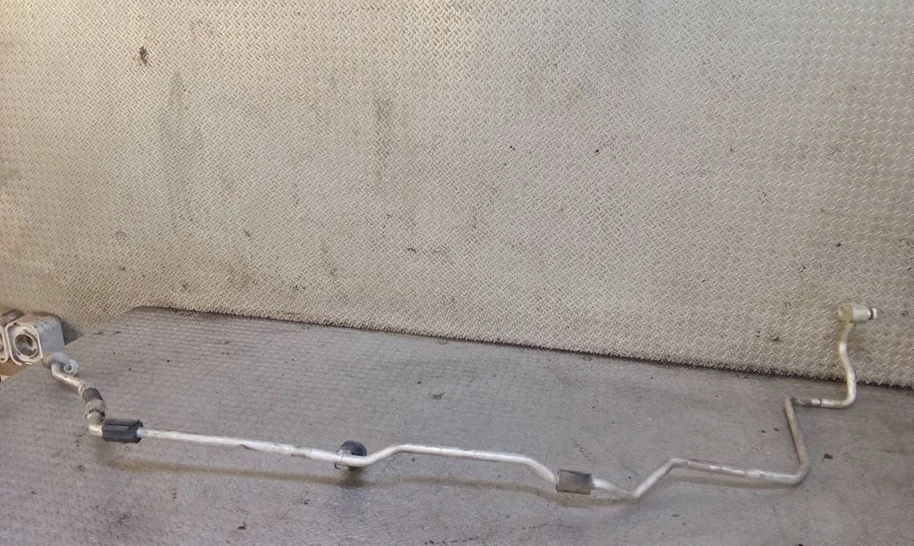 Air conditioning (A/C) pipe/hose 912000308