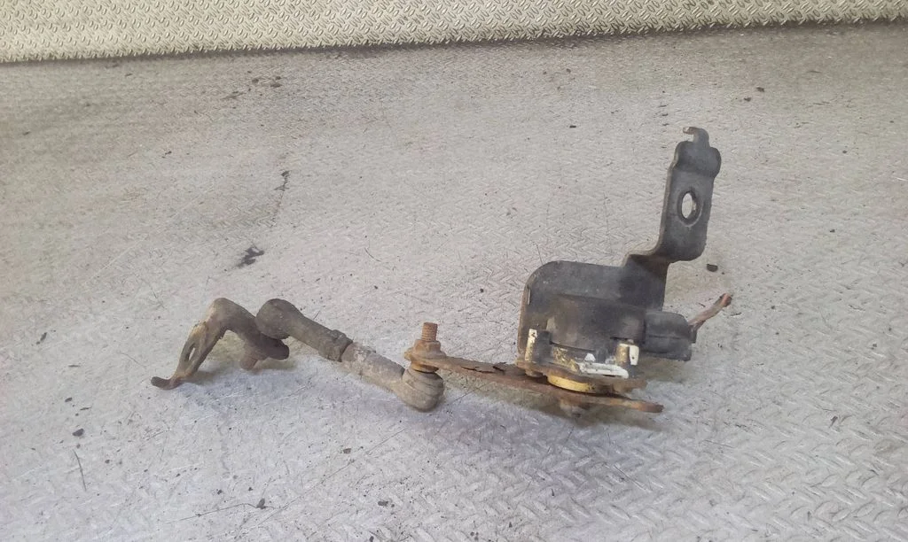 Lukturu augstuma regulēšanas motoriņš