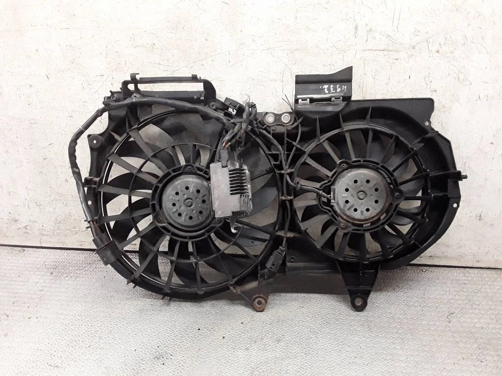 Electric radiator cooling fan 8E0121205AB