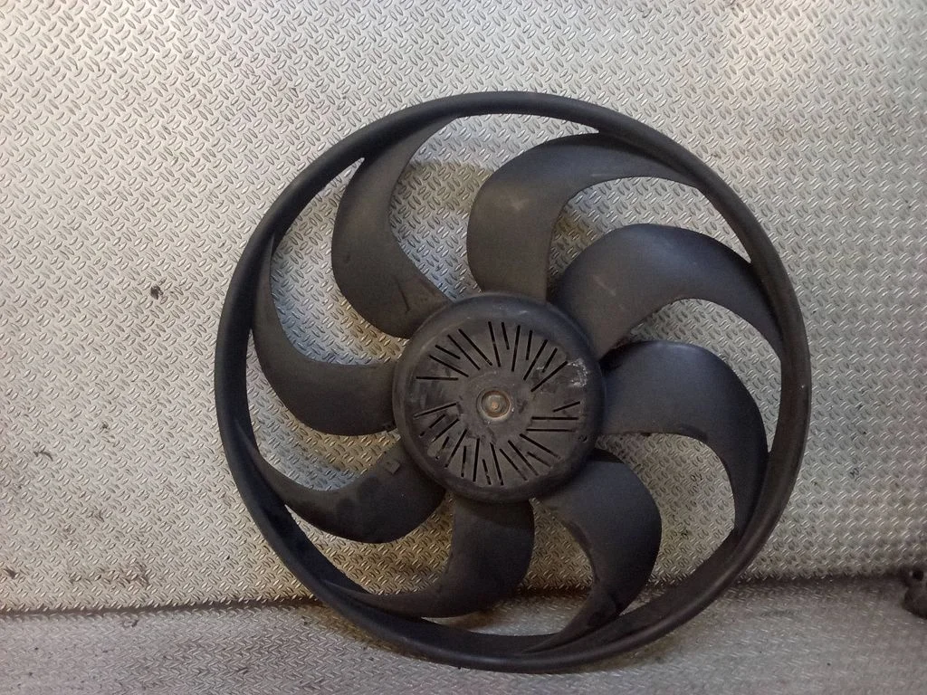 Elektriskais radiatora ventilators 6G918C607P