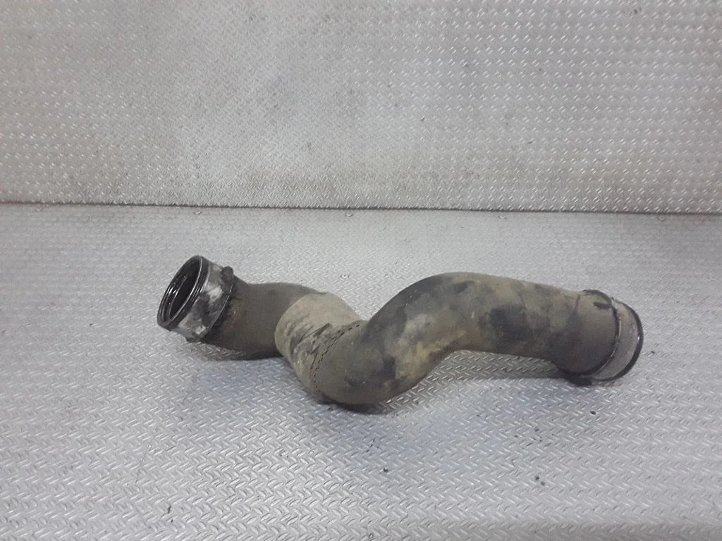 Intercooler hose/pipe