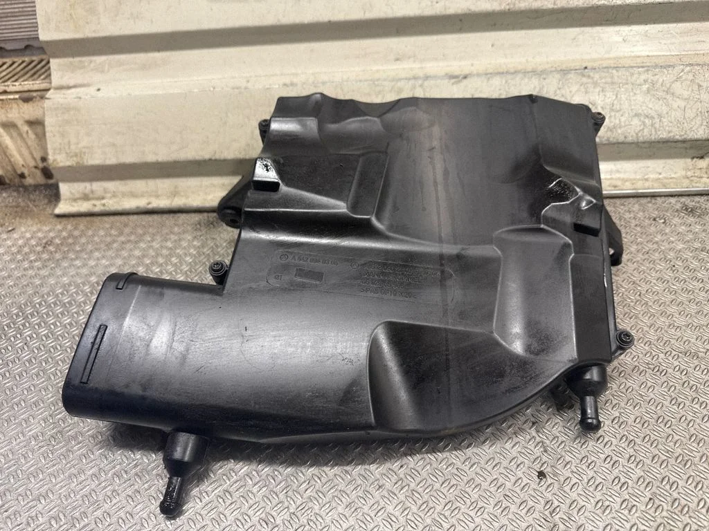 Air filter box A6420940304