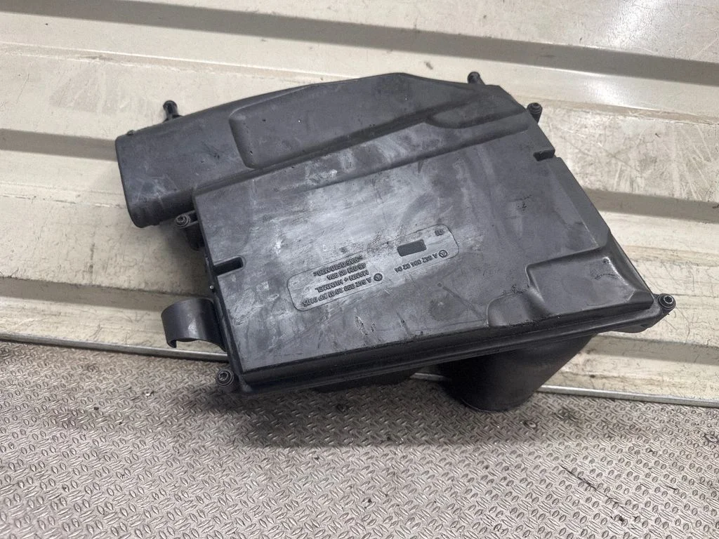 Air filter box A6420940204