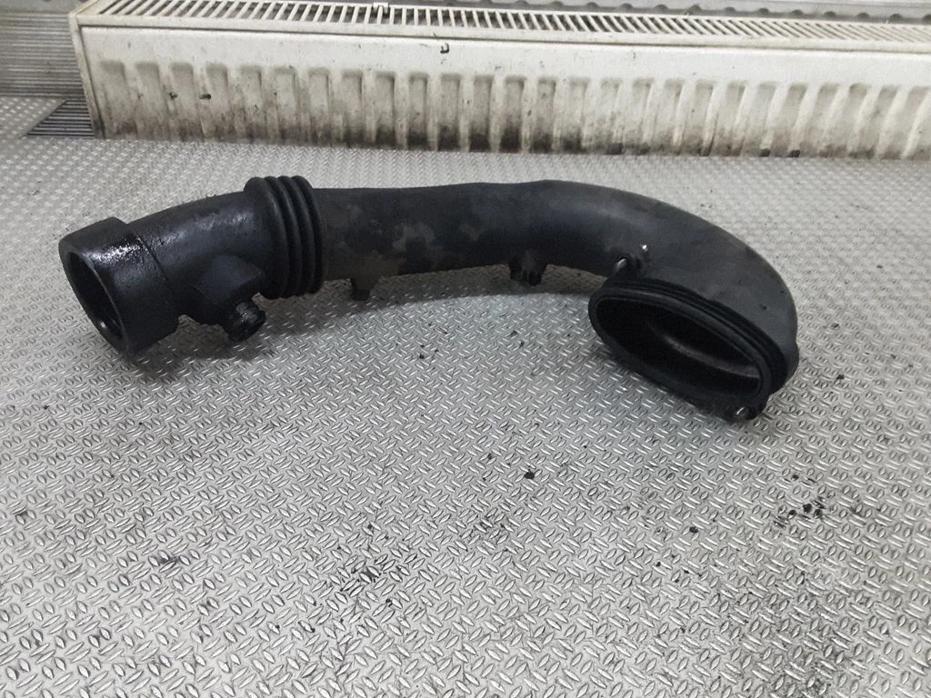 Część kanału dolotowego – BMW Seria 5 E60 E61 (2004-2010)