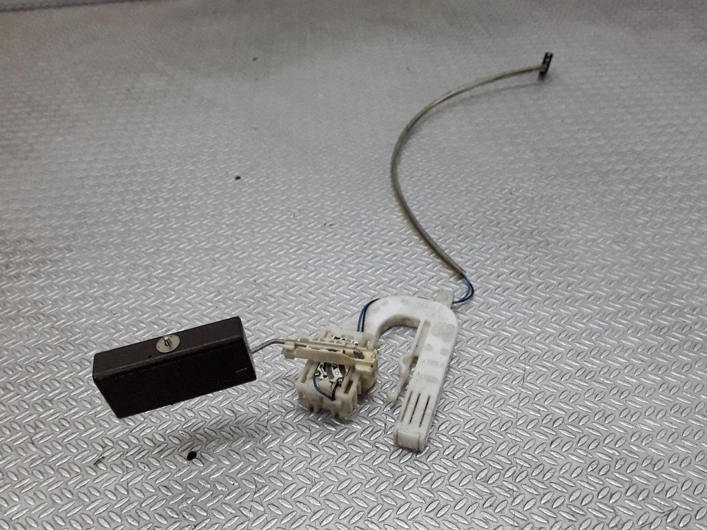 Fuel level sensor – Volkswagen Phaeton (2002-2016)